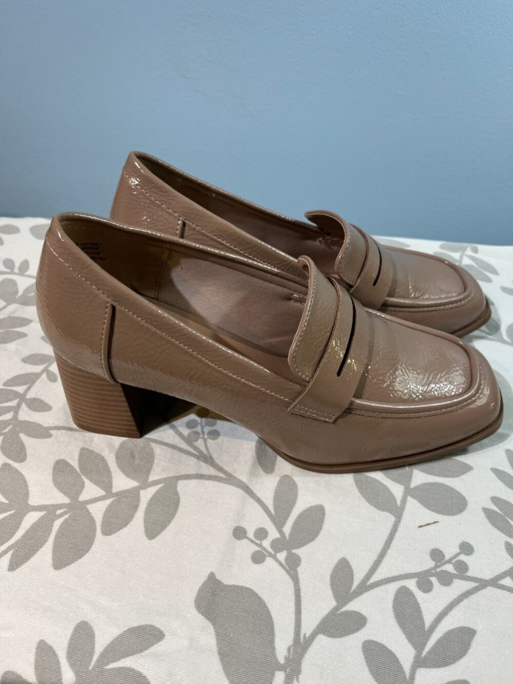 Loafer Heeled - Taupe Patent - Womens 9.5 Block Heel Preppy office wear - Picture 4 of 10